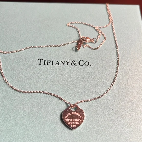 Tiffany & Co 16” 925 sterling silver and mini Return to Tiffany ❤️charm Delicate